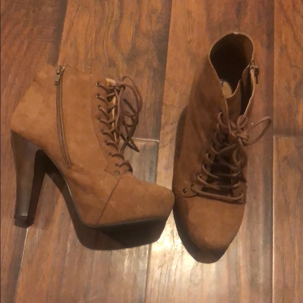 Charlotte Russe Puffin Boots